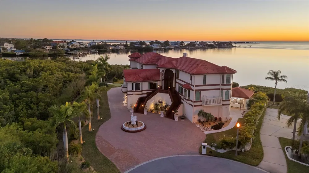 2115 ALEXIS COURT Tarpon Springs, FL 34689