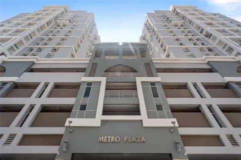 Metro Plaza Towers 305 CALLE VILLAMIL #1703