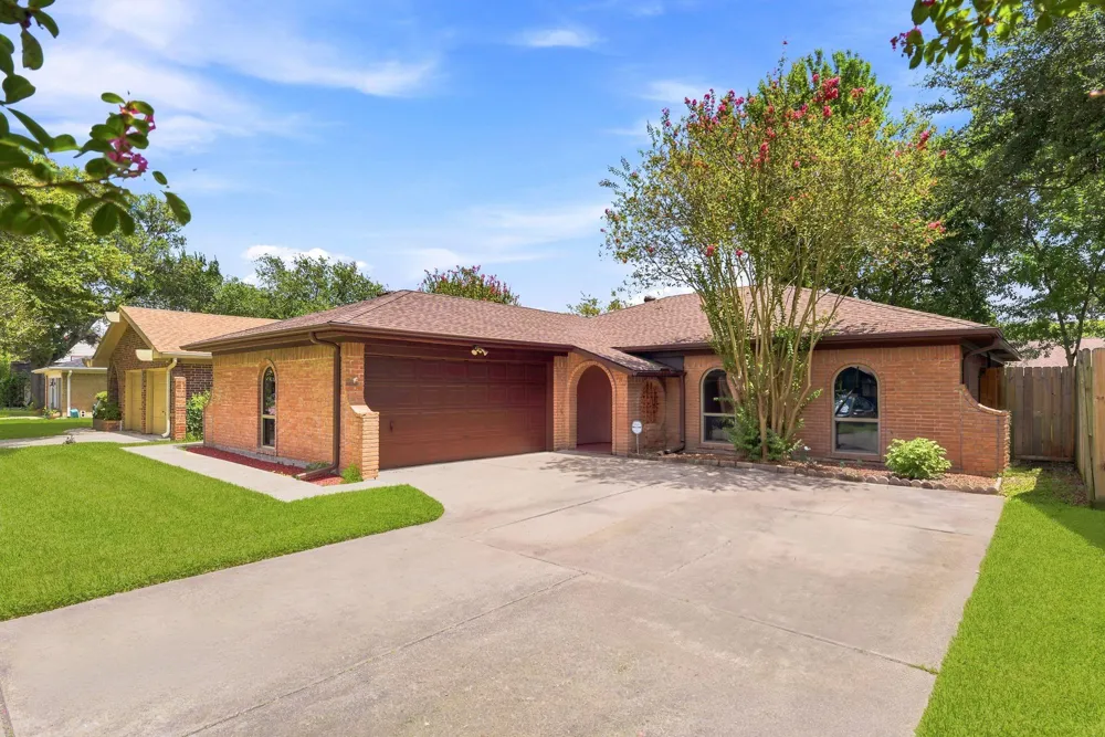 730 Seacliff Drive Houston, TX 77062