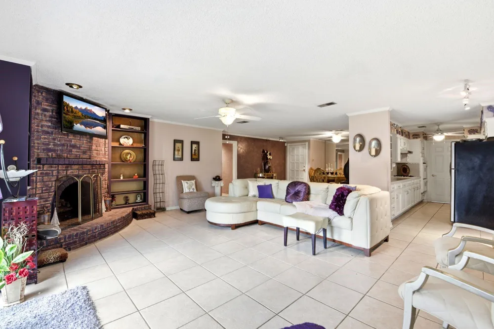 730 Seacliff Drive Houston, TX 77062