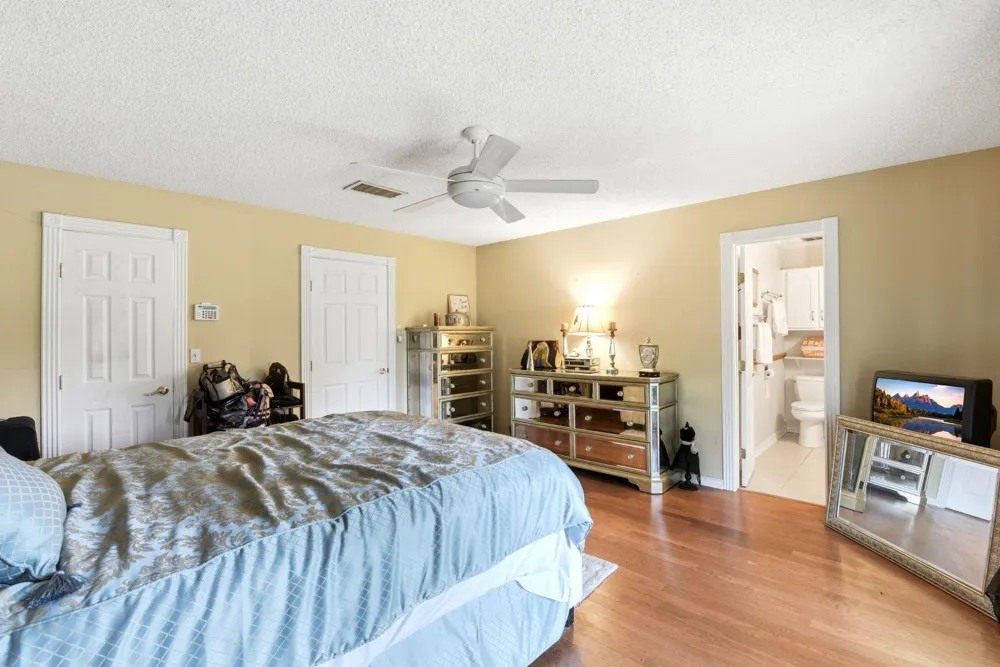 730 Seacliff Drive Houston, TX 77062