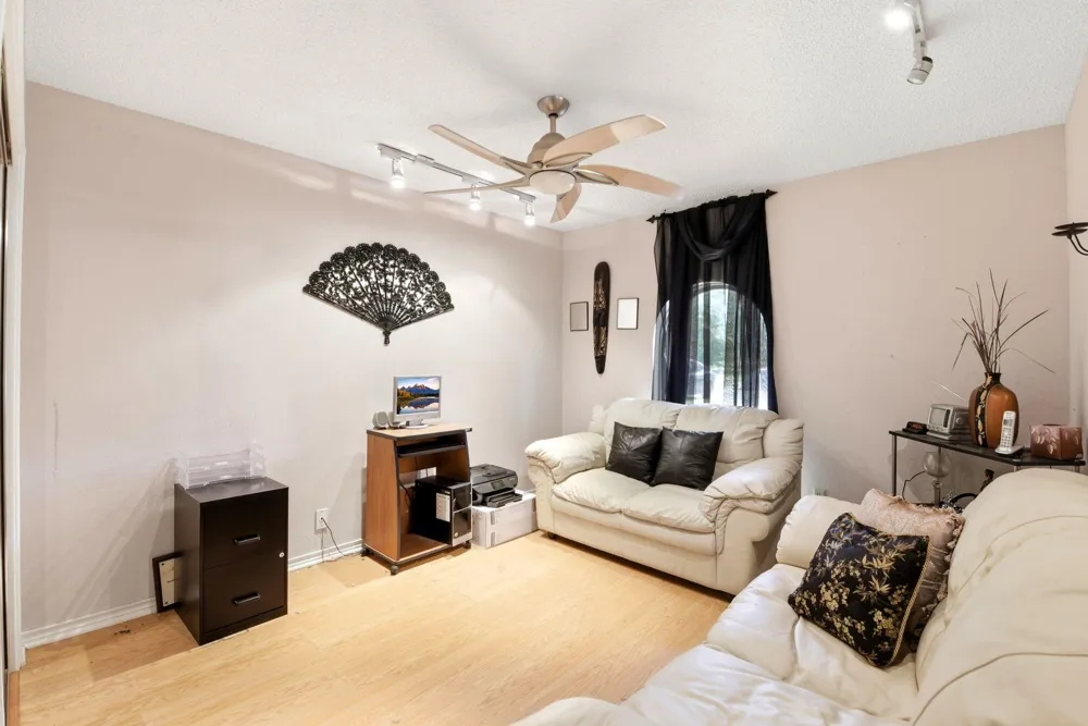 730 Seacliff Drive Houston, TX 77062