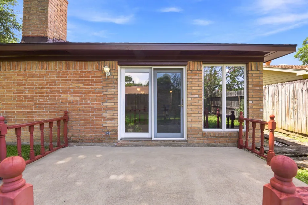 730 Seacliff Drive Houston, TX 77062