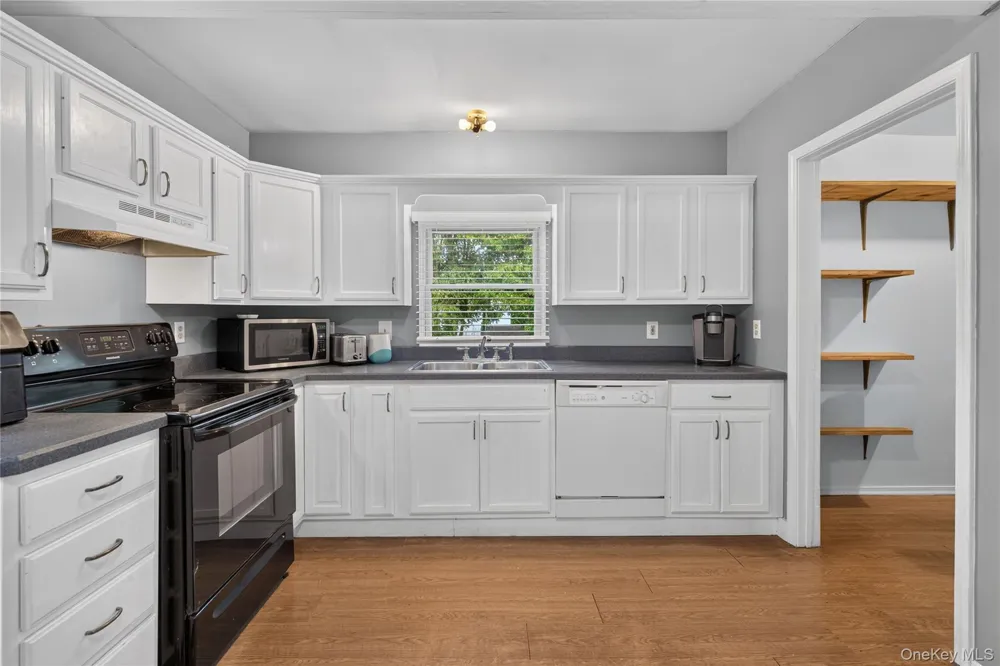 19 Railroad Avenue Walden, NY 12586