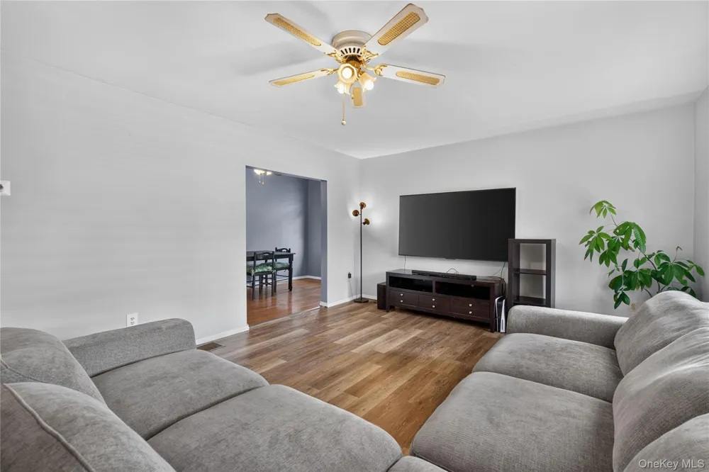 19 Railroad Avenue Walden, NY 12586