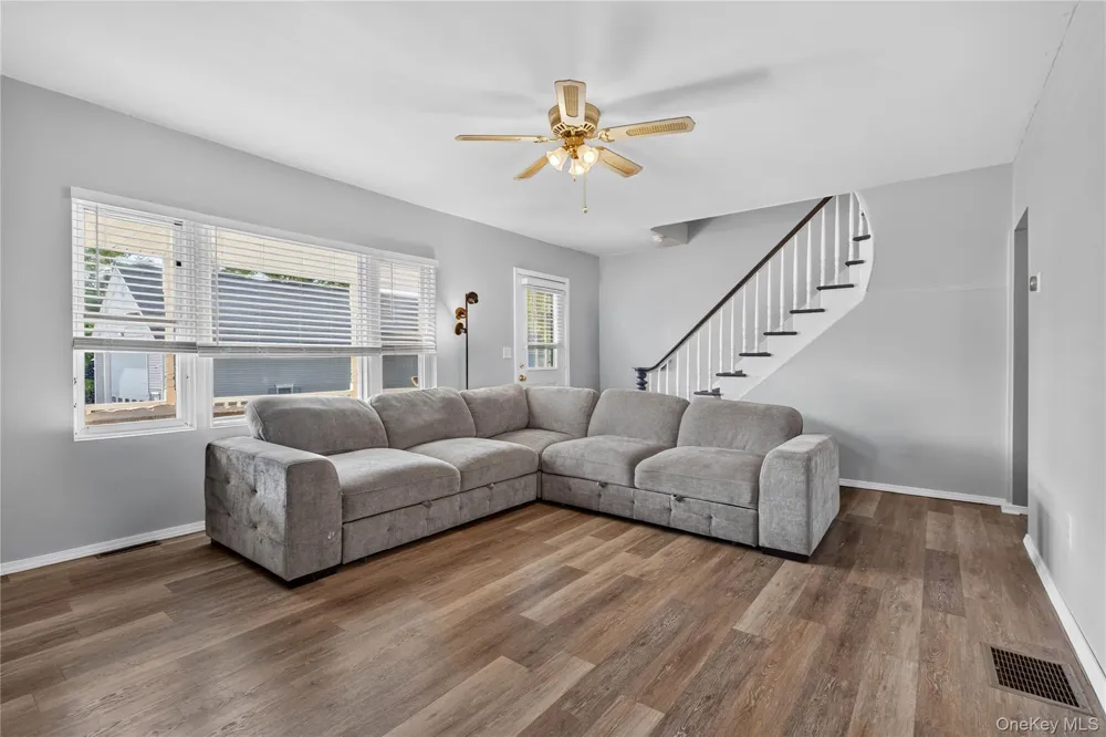 19 Railroad Avenue Walden, NY 12586