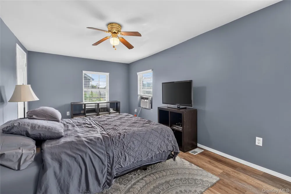 19 Railroad Avenue Walden, NY 12586