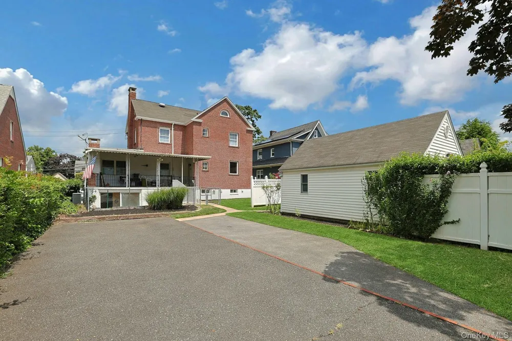 54 Bowman Avenue Rye Brook, NY 10573