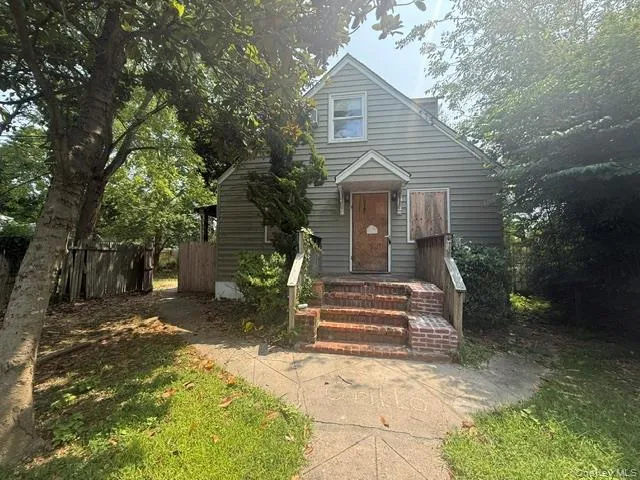 57 clinton Avenue Patchogue, NY 11772