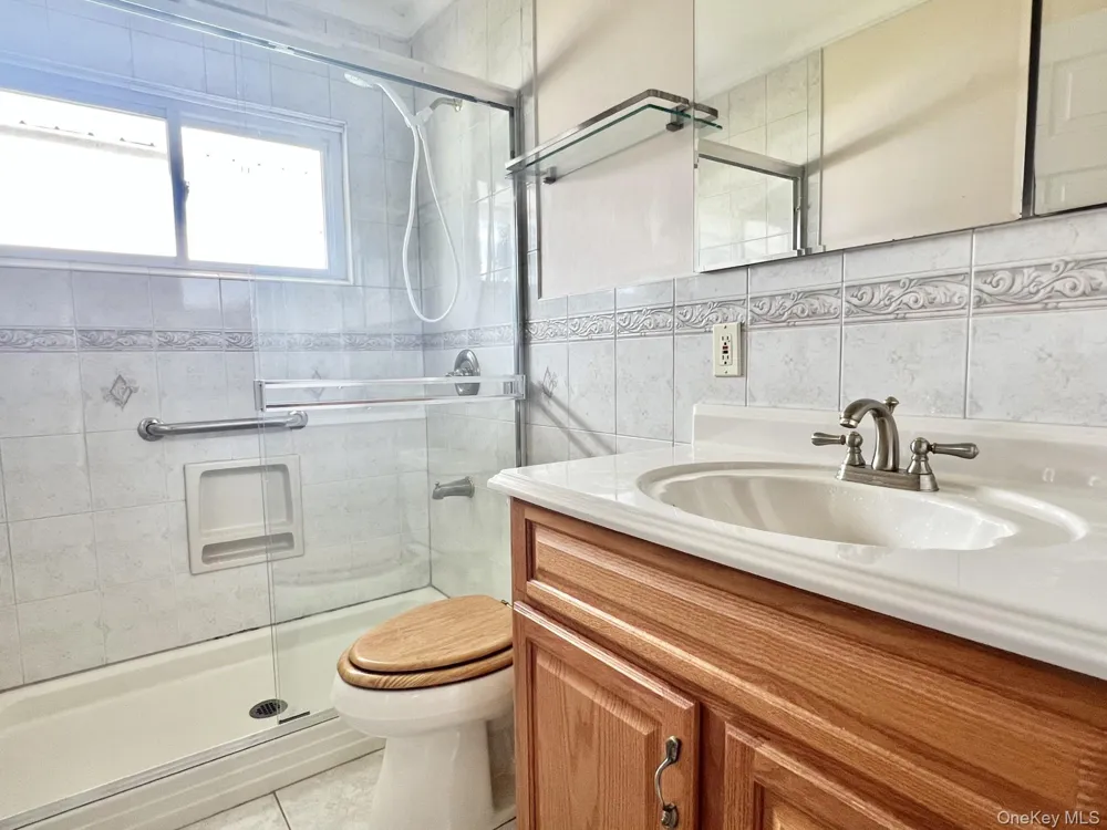 471 Division Hicksville, NY 11801
