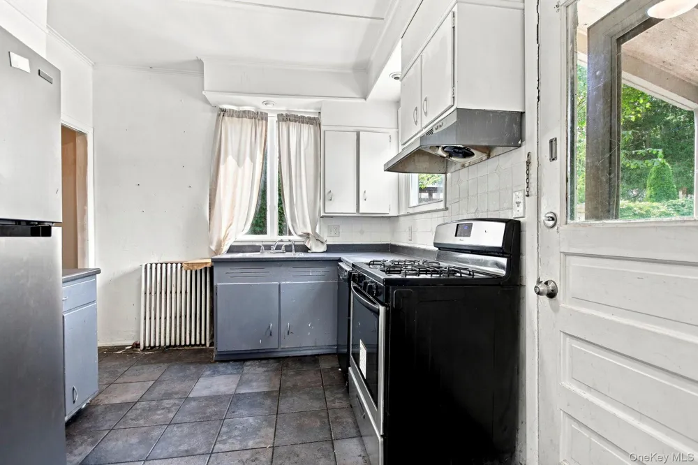173 S Cherry Street Poughkeepsie, NY 12601