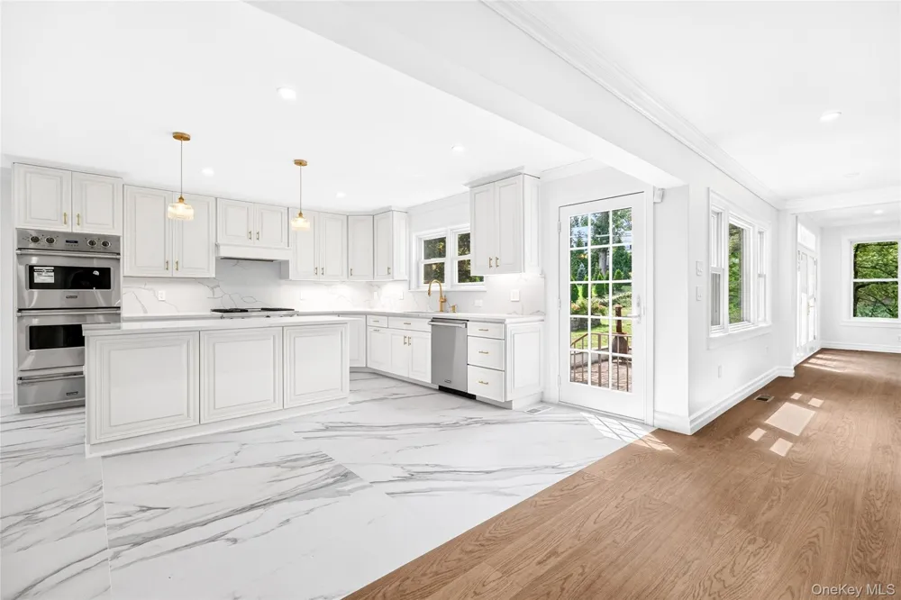 22 Northway Bronxville, NY 10708