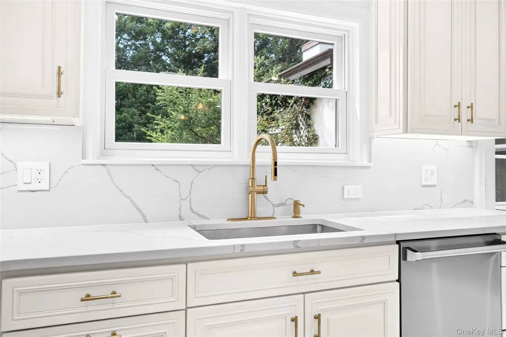 22 Northway Bronxville, NY 10708