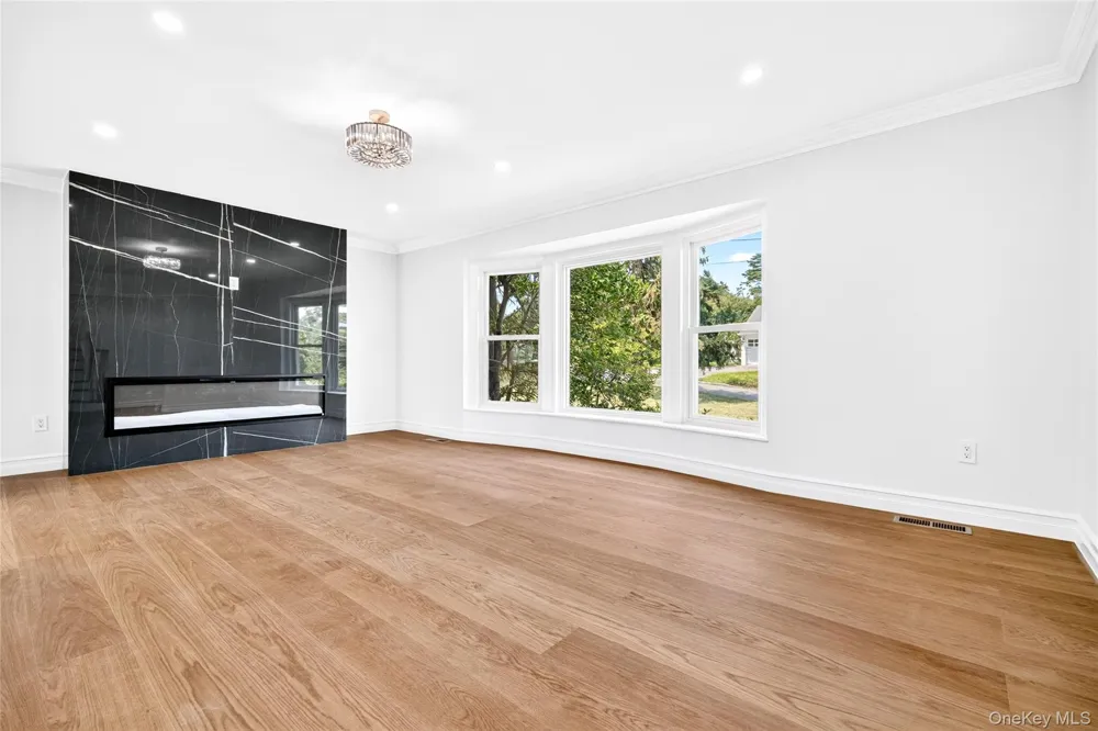 22 Northway Bronxville, NY 10708