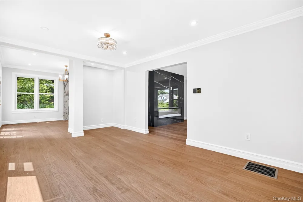 22 Northway Bronxville, NY 10708