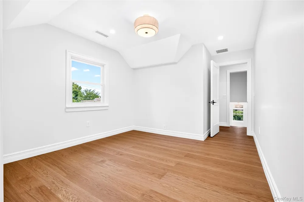 22 Northway Bronxville, NY 10708