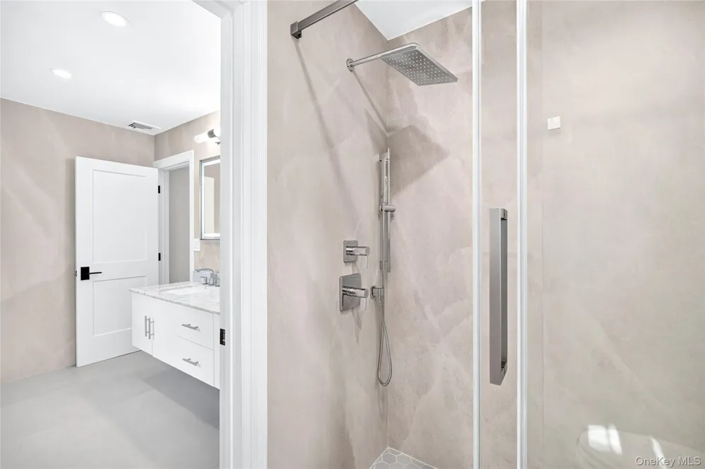 22 Northway Bronxville, NY 10708