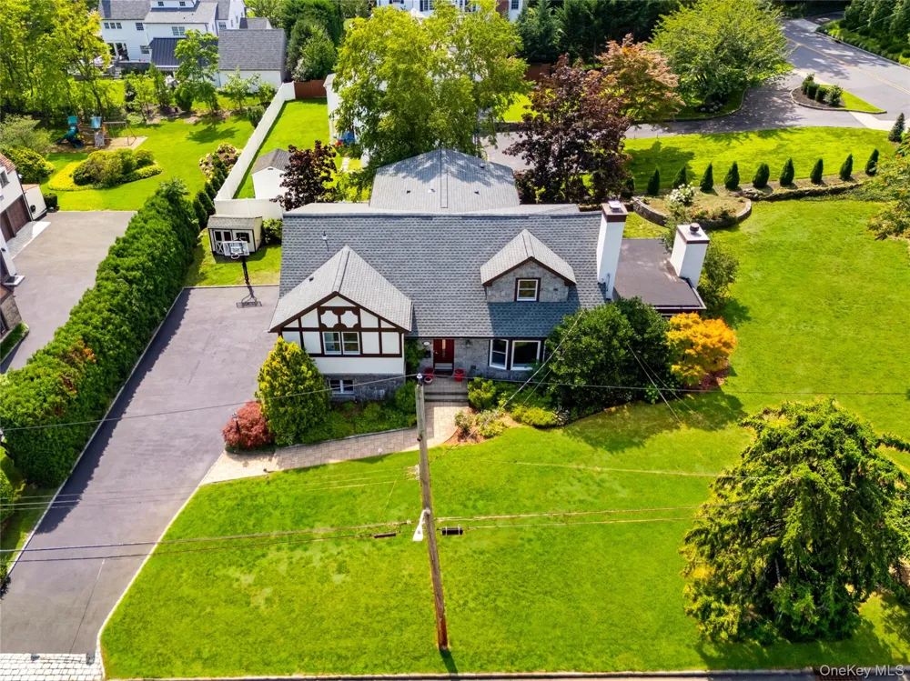 22 Northway Bronxville, NY 10708