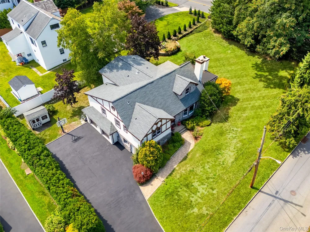 22 Northway Bronxville, NY 10708