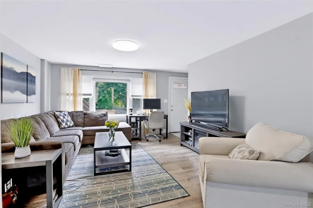 11 Crestwood Drive Suffern, NY 10901