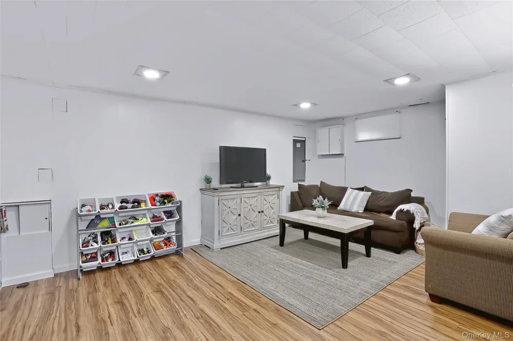 11 Crestwood Drive Suffern, NY 10901