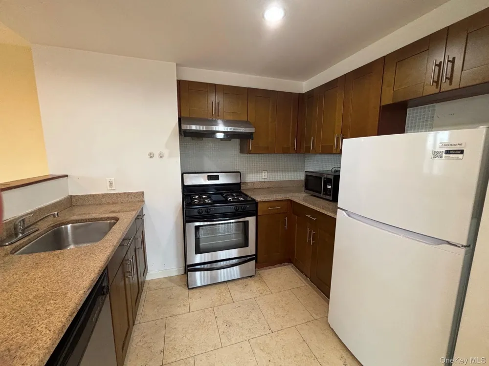 38-30 Parsons Boulevard #PHC Flushing, NY 11354