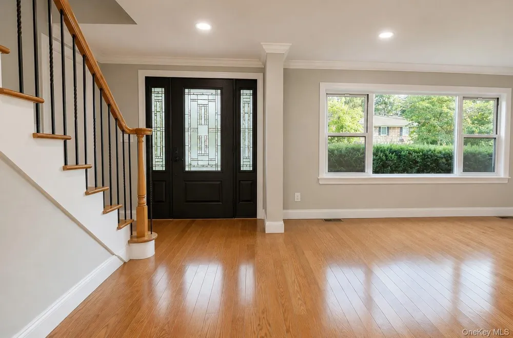 82 Vernon Avenue East Norwich, NY 11732