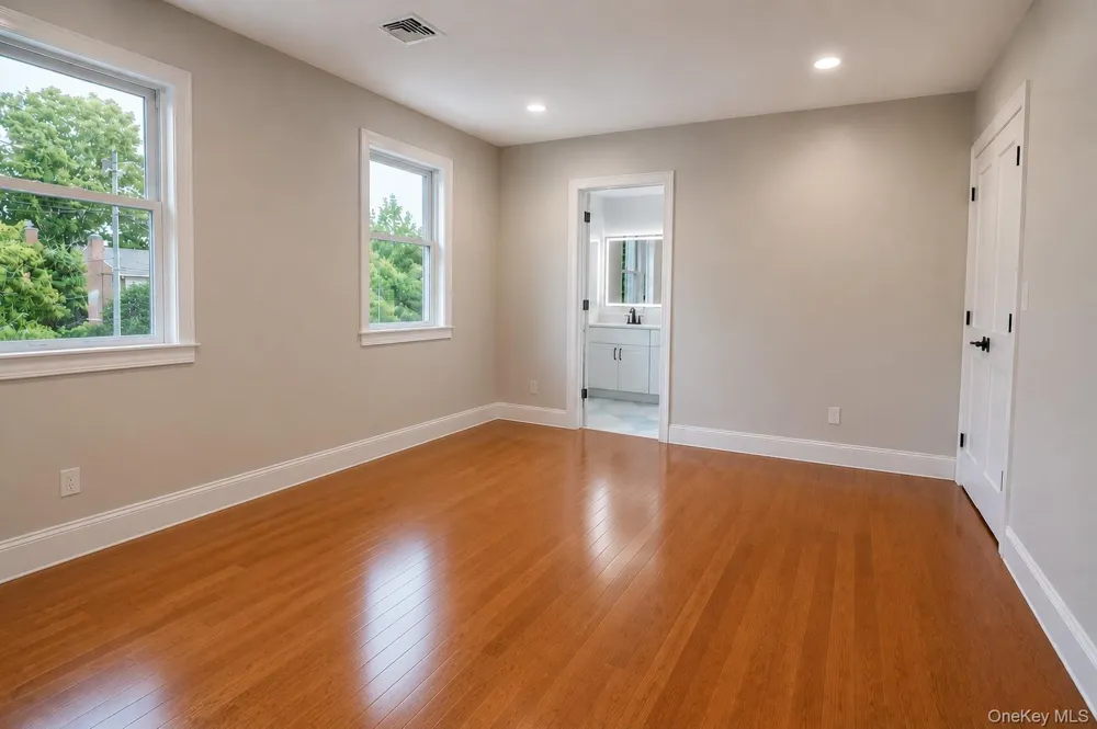 82 Vernon Avenue East Norwich, NY 11732