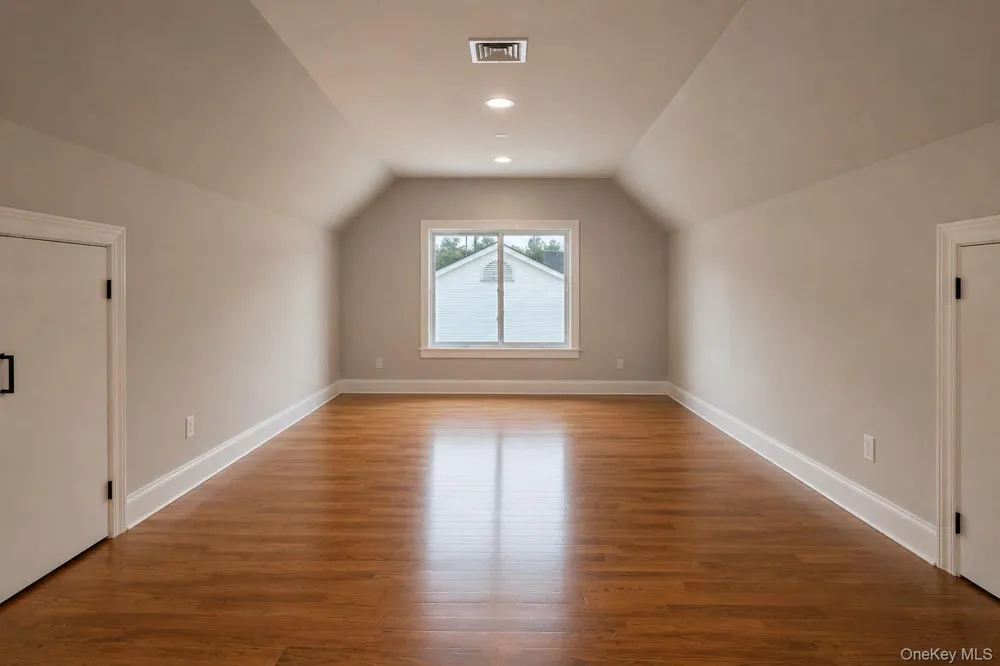 82 Vernon Avenue East Norwich, NY 11732