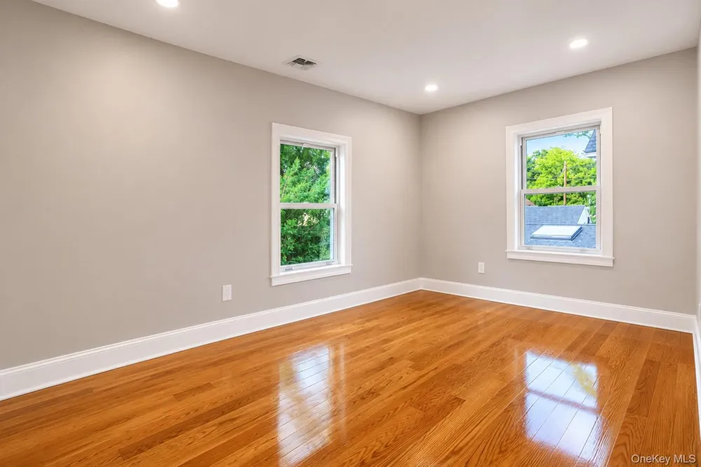 82 Vernon Avenue East Norwich, NY 11732