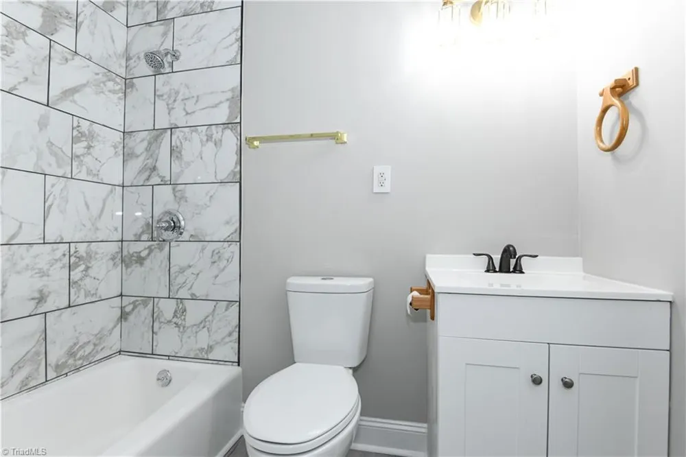 4217 Orchid Drive Winston-Salem, NC 27105