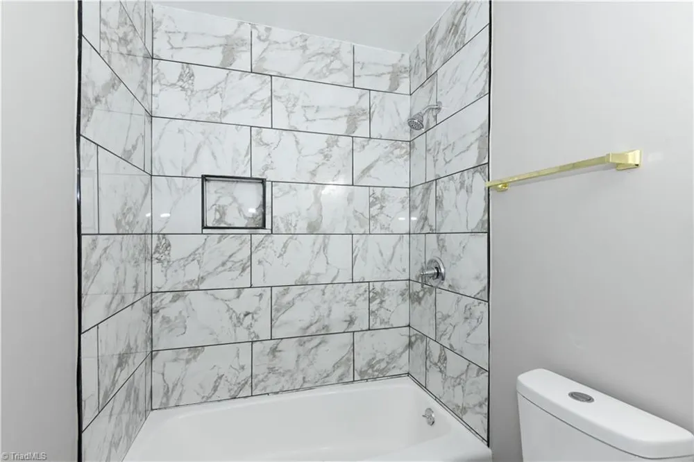 4217 Orchid Drive Winston-Salem, NC 27105