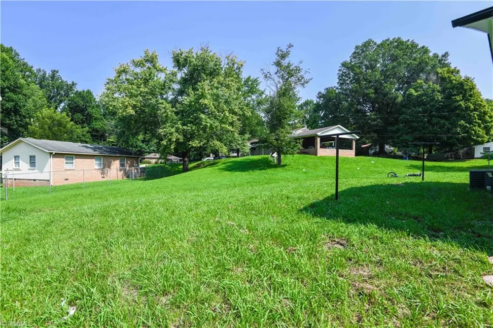 4217 Orchid Drive Winston-Salem, NC 27105