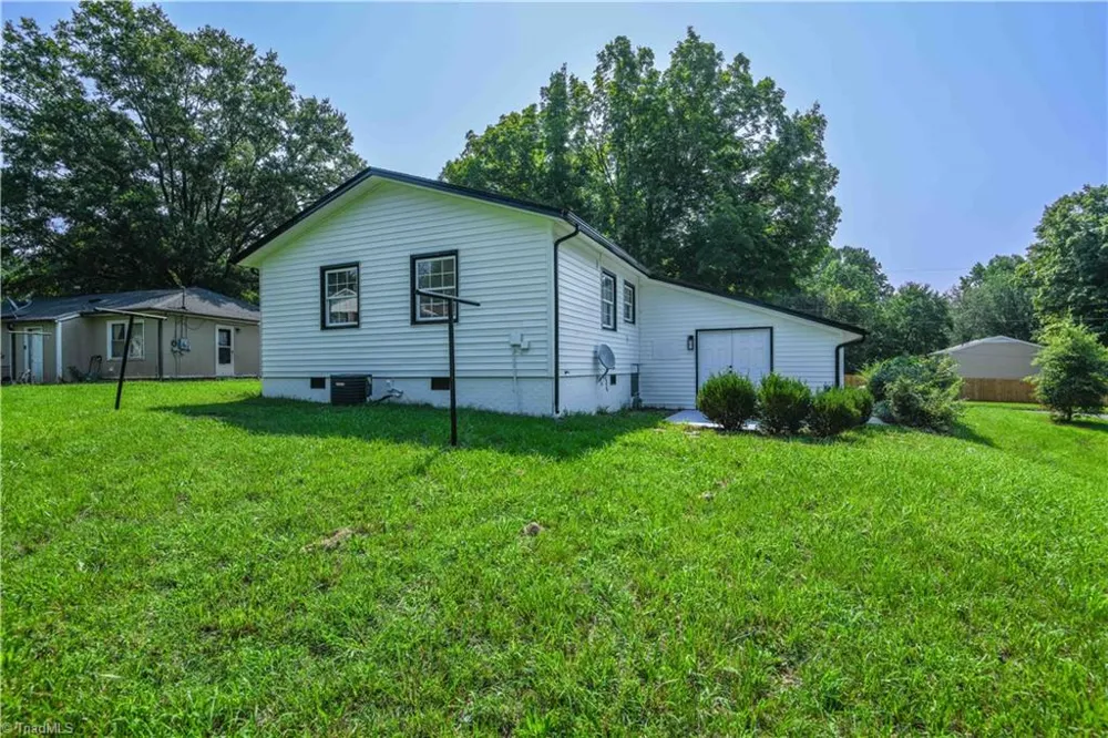 4217 Orchid Drive Winston-Salem, NC 27105