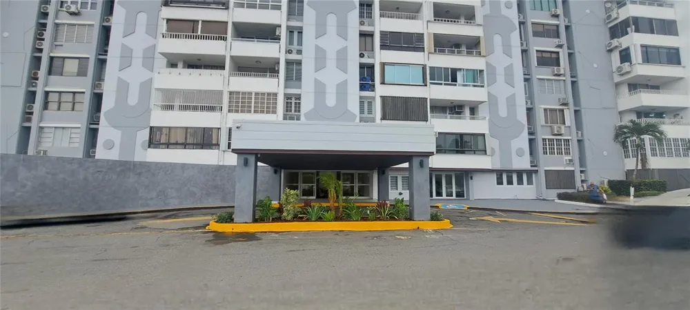 3 Ave. Laguna COND. LAGUNA GARDENS III #3 Carolina, PR 00979