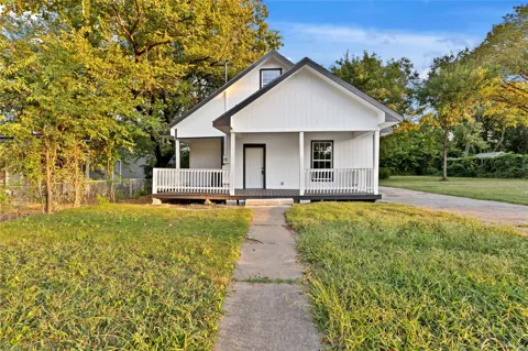 323 W Cherry Street