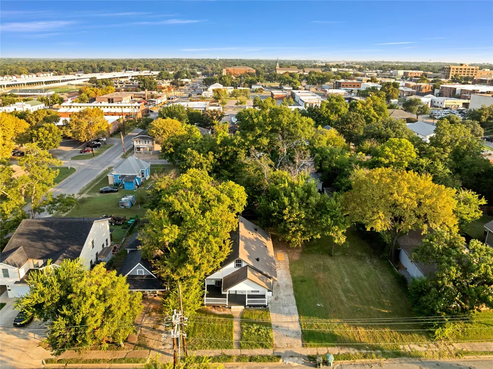 323 W Cherry Street Sherman, TX 75090