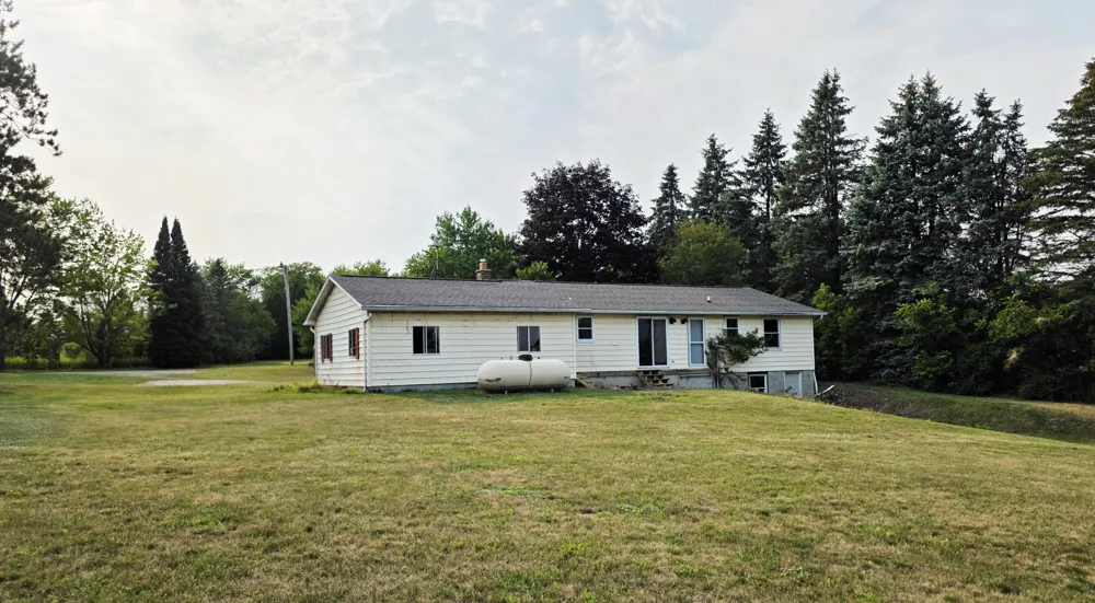 4545 S Rolland Road Broomfield Township, MI 49310