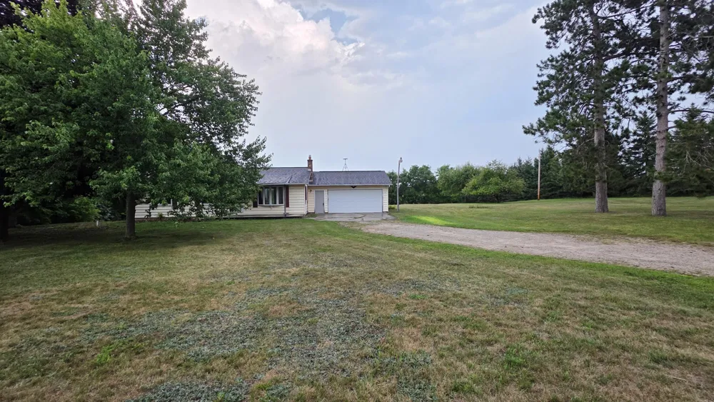 4545 S Rolland Road Broomfield Township, MI 49310