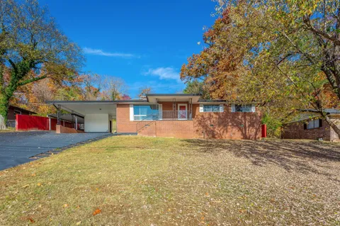 841 Ashland Terrace