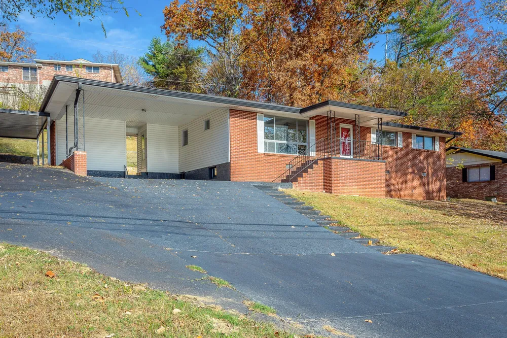 841 Ashland Terrace Chattanooga, TN 37415