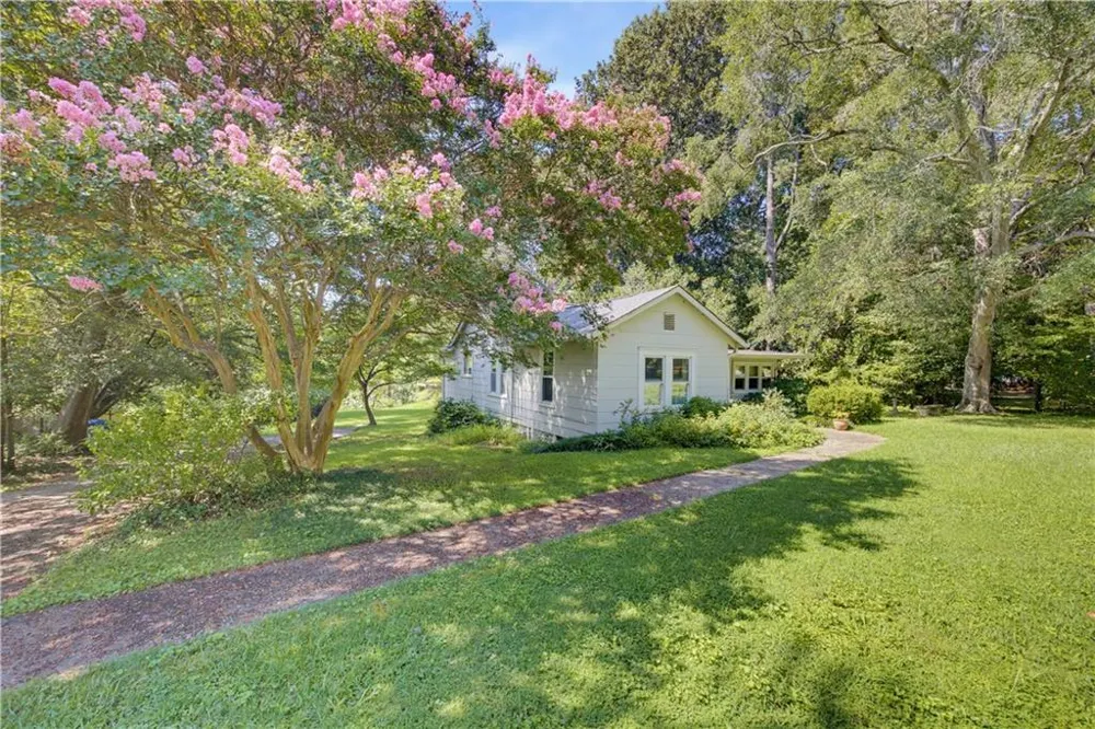 3777 East Avenue Clarkston, GA 30021