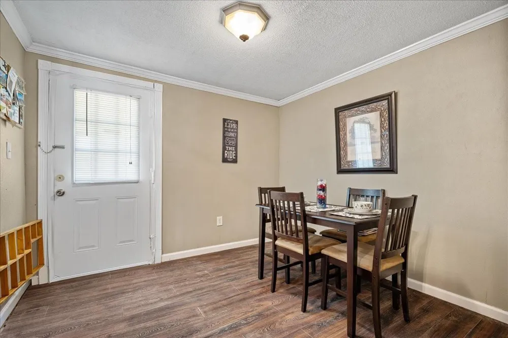 1206 W 8th St Caldwell, TX 77836
