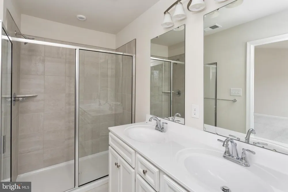 46 ROSEMARY WAY Mount Laurel, NJ 08054