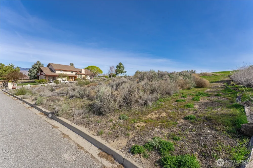304 Desert View Place Orondo, WA 98843