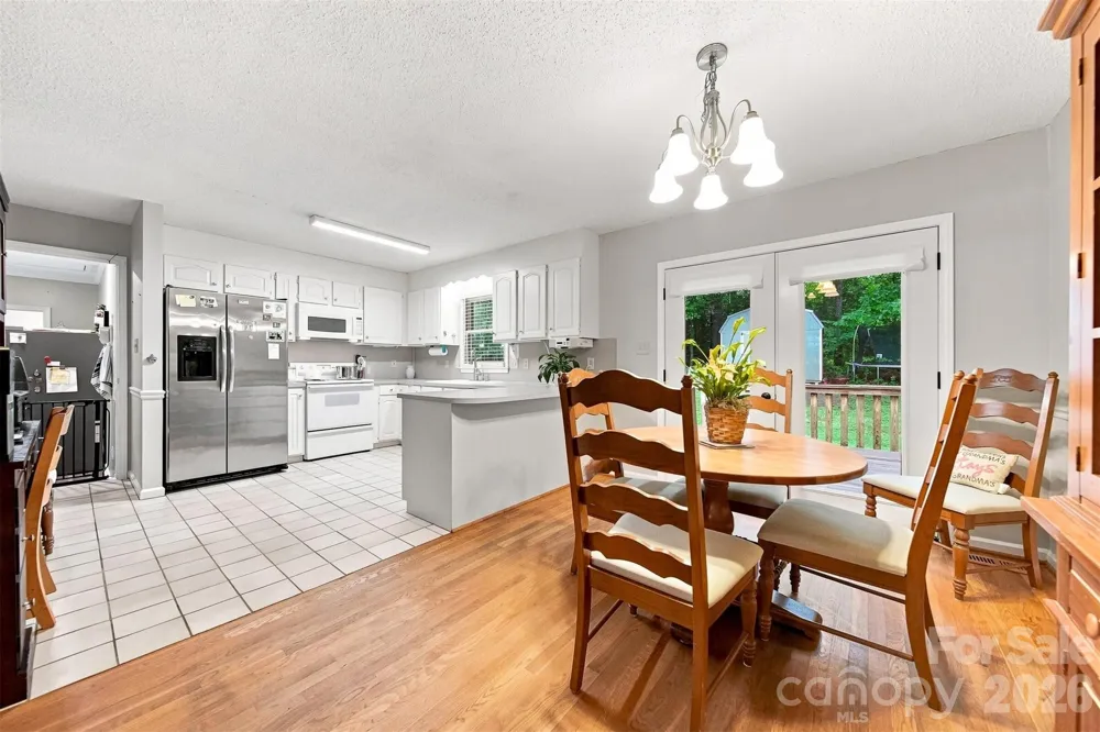 3933 MATTINGLY DRIVE Hickory, NC 28602