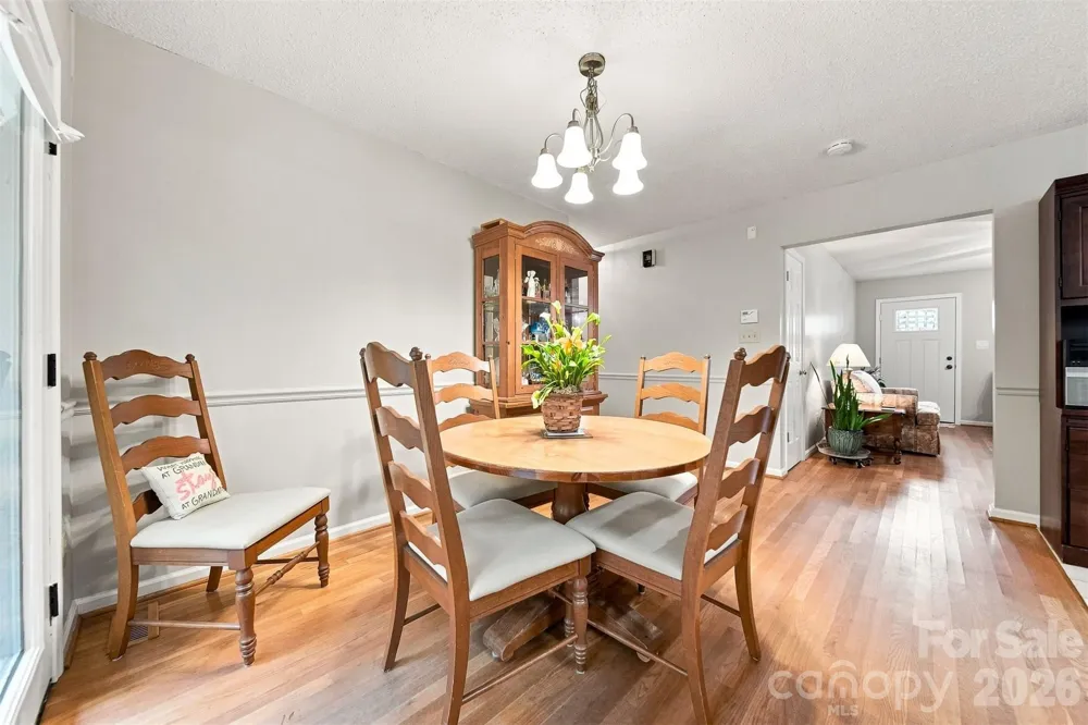 3933 MATTINGLY DRIVE Hickory, NC 28602