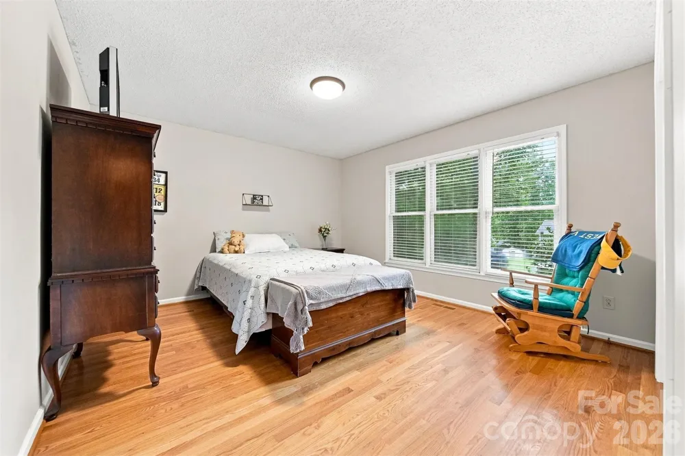 3933 MATTINGLY DRIVE Hickory, NC 28602