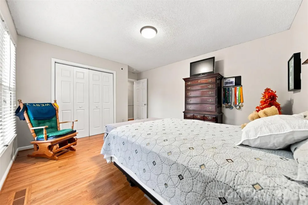 3933 MATTINGLY DRIVE Hickory, NC 28602