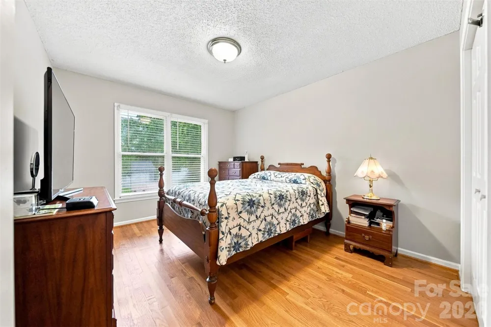 3933 MATTINGLY DRIVE Hickory, NC 28602